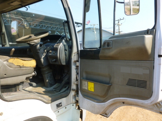 แสงฟ้าเต้นรถ/////จำหน่ายรถ6ล้อHINO-FC114A วางหัวFCนอก พวงมาลัยเพาเวอร์ ยางใหม่6เส้น ยาว5.50.ม