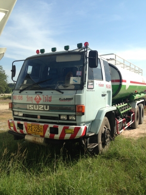 ISUZU FVZ 195 รถบรรทุกน้ำมัน 10 ล้อ 2เพลา