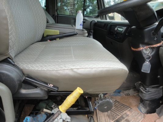 NISSAN  EURO320จัดไฟแนนซ์โดยบริษัทราชธานีลิสซิ่งได้  2,100,000 บาทค่ะ