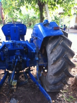 ขายรถไถ LEYLAND 272  70 แรงม้า  150000 บาท