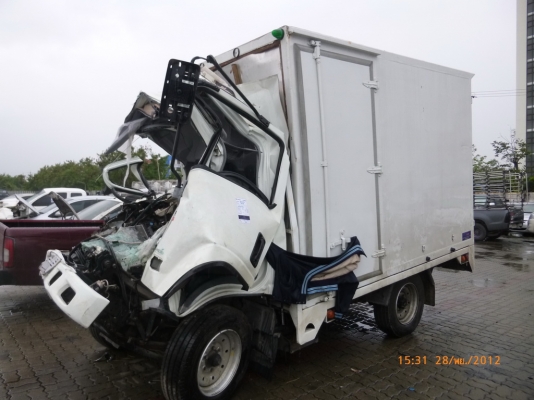 ประมูลรถอุบัติเหตุ (ซาก) 3 คัน อังคาร 25/12/55 เวลา 13.00 น.