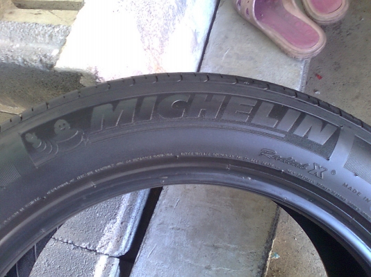 ยางมิชลิน MXV8 215 55 17 ปี09 ราคา 850 ด่วน รูปเพียบ ยางมิชลิน MXV8 215 55 17 ปี09 ราคา 850 ด่วน รูปเพียบ
