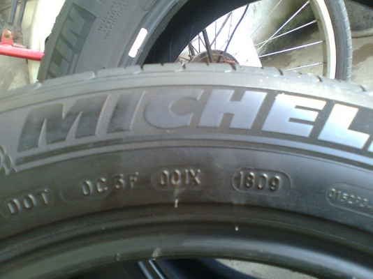 ยางมิชลิน MXV8 215 55 17 ปี09 ราคา 850 ด่วน รูปเพียบ ยางมิชลิน MXV8 215 55 17 ปี09 ราคา 850 ด่วน รูปเพียบ