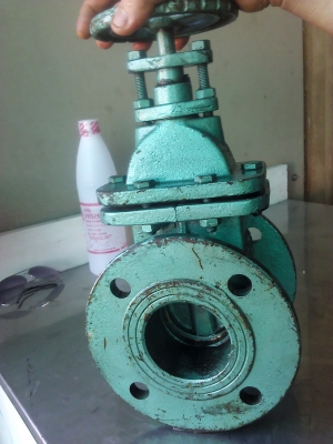 ประตูน้ำขนาด 3 นิ้ว แบบหมุนขึ้นลงสภาพใหม่ยังไม่ได้ใช้งาน