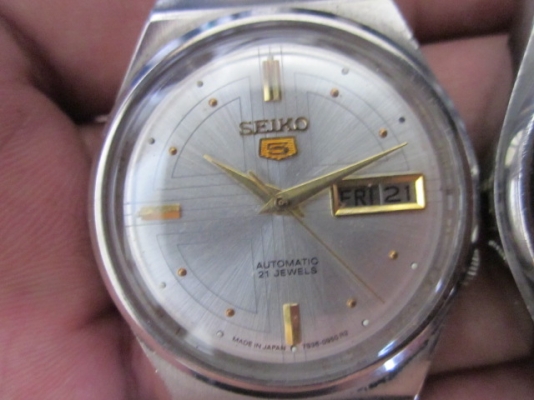 +++++ SEIKO 5 ขายเป็นคู่ราคาย่อมเยาว์ครับ +++++ +++++ SEIKO 5 ขายเป็นคู่ราคาย่อมเยาว์ครับ +++++