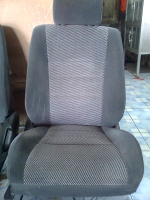 เบาะผ้ากำมะหยี่ 1 คู่ ฟอกแล้ว สภาพดีพร้อมรางใส่ฟรี 2500 บาท