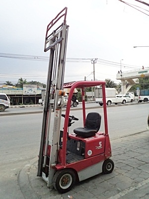 ขายรถยกโตโยต้า 500 กิโล รุ่น6 เครื่องเบนซิน กระบอกคู่ เสาสูง 2.5 เมตร พวงมาลัยเพาเว่อร์ สีเดิมจากนอก นำเข้าจากญี่ปุ่น ใช้งานได้ทันที ขายรถยกโตโยต้า 500 กิโล รุ่น6 เครื่องเบนซิน กระบอกคู่ เสาสูง 2.5 เมตร พวงมาลัยเพาเว่อร์ สีเดิมจากนอก นำเข้าจากญี่ปุ่น ใช้งานได้ทันที