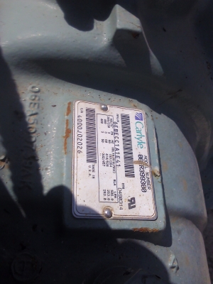 คอมเพรสเซอร์carlyle 06ER399300 (มีสองเครื่อง)