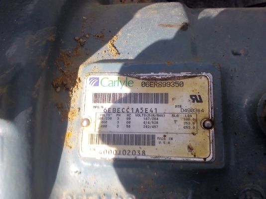 คอมเพรสเซอร์carlyle 06ER399300 (มีสองเครื่อง)