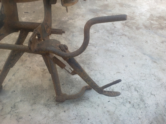 อร่อยหัวเขา  ติดต่อ 081-931-5032