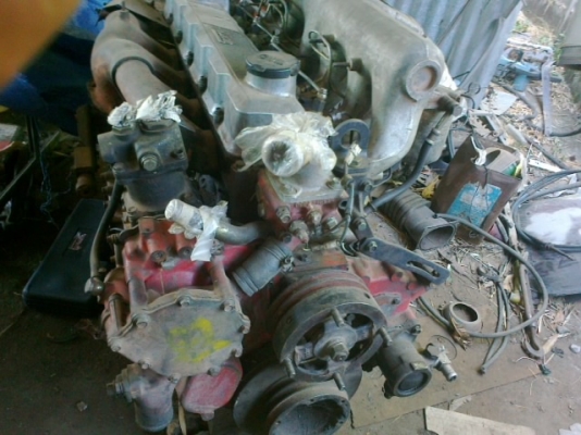 ขายเครื่องยนต์ Hino EM100  220 แรง