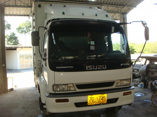 ISUZU-DAGA-FTR-200HP-6-ล้อตู้-10-บานไม่มี-เสากลาง
