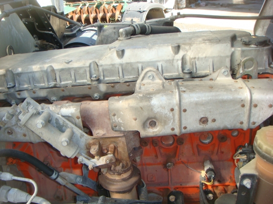 ISUZU-DAGA-FTR-200HP-6-ล้อตู้-10-บานไม่มี-เสากลาง