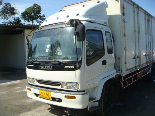 ISUZU-DAGA-FTR-200HP-6-ล้อตู้-10-บานไม่มี-เสากลาง