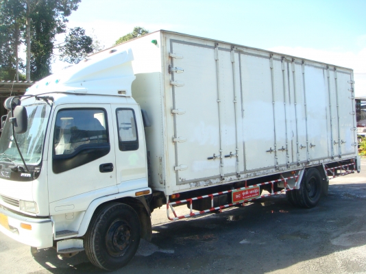 ISUZU-DAGA-FTR-200HP-6-ล้อตู้-10-บานไม่มี-เสากลาง