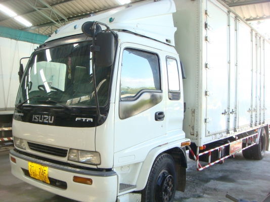 ISUZU-DAGA-FTR-200HP-6-ล้อตู้-10-บานไม่มี-เสากลาง