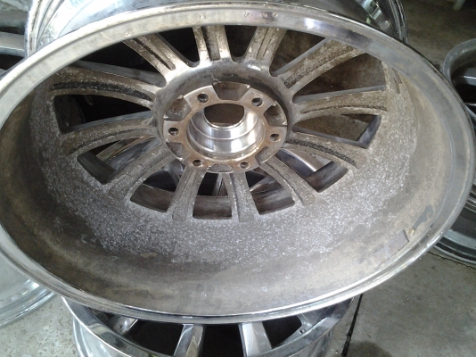 ขายล้อขอบ20  ต้องไปทำสีเอา  6รู139