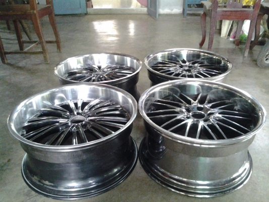 ขายล้อขอบ20  หน้า9.5หลัง10  5รู114 วีโก้