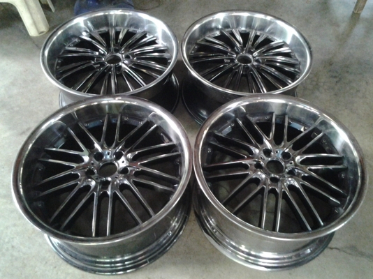 ขายล้อขอบ20  หน้า9.5หลัง10  5รู114 วีโก้