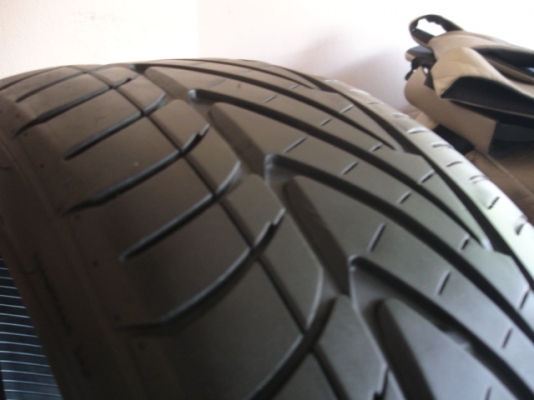 ยางnitto neogen 215 45 17ปี11 ดอกหนาๆ1คู่อีกคู่ดอกปานกลาง