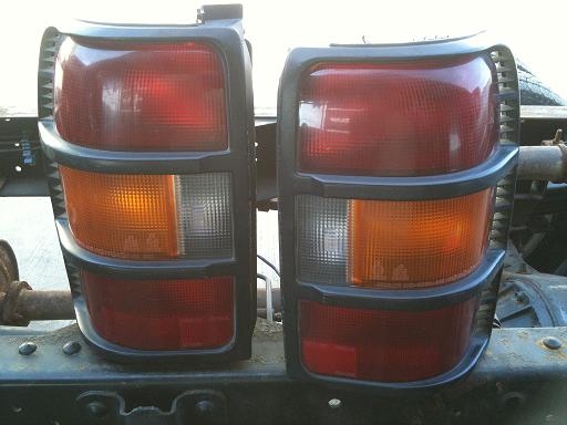 ขาย ไฟท้าย mistubishi Pajrao  v44