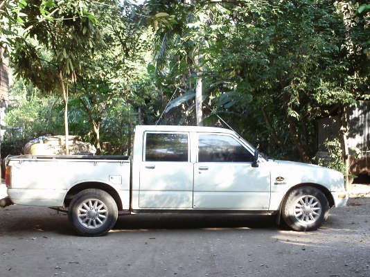 ขายด่วนรถกระบะ 4 ประตู Isuzu เคบี 2200 ประหยัดน้ำมัน