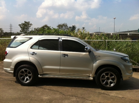 2005 Toyota Fortuner