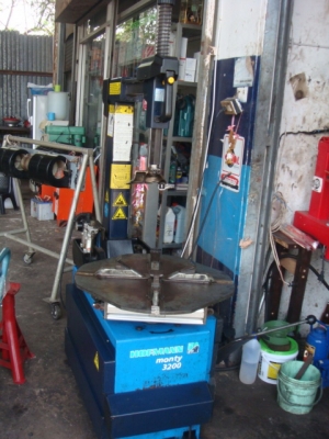 ขายเครื่องถอดยาง HOFMANN MONTY 3200และอุปกรณ์ร้านยาง