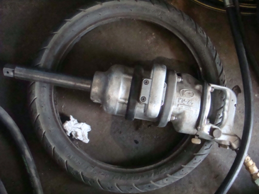 ขายเครื่องถอดยาง HOFMANN MONTY 3200และอุปกรณ์ร้านยาง