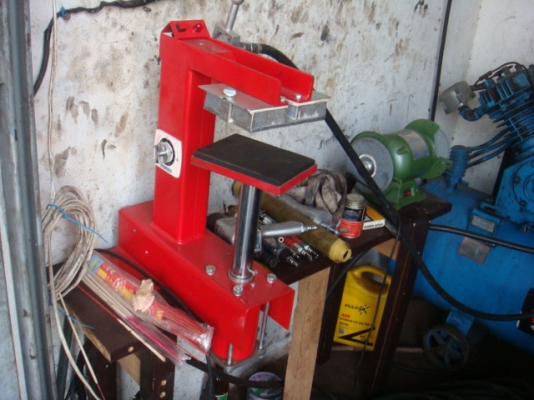 ขายเครื่องถอดยาง HOFMANN MONTY 3200และอุปกรณ์ร้านยาง