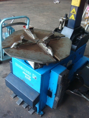 ขายเครื่องถอดยาง HOFMANN MONTY 3200และอุปกรณ์ร้านยาง