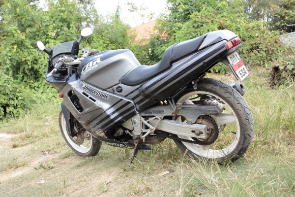 ขาย แลก Honda CBR400 1987 NC23 ทะเบียนราคาถูก 44000 ขาย แลก Honda CBR400 1987 NC23 ทะเบียนราคาถูก 44000