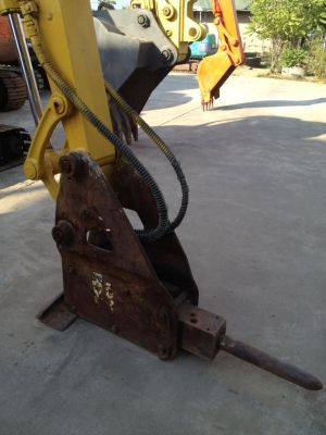 ขายด่วน Komatsu PC70FR รถญี่ปุ่นพร้อมหัวเจาะ ไม่เคยใช้งานในไทย สนใจติดต่อ คุณโย 0813553478 (ผู้จัดการฝ่ายขาย)