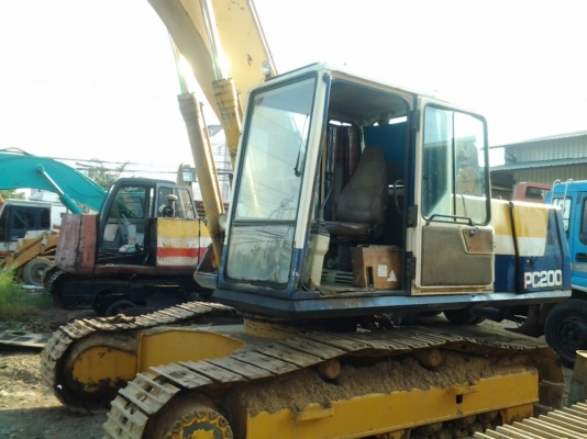 ขายด่วน!! KOMATSU PC200-5 สภาพสวยค่ะ