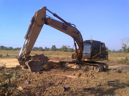 ขายด่วน!..รถแบคโฮสวย CAT 320 V1 มีทะเบียน ขุดดินได้แรงดี ไม่มีโหลด พร้อมแล้ว!  สำหรับการลุยงาน.