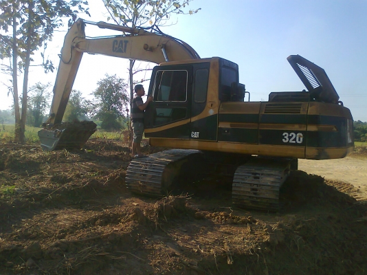 ขายด่วน!..รถแบคโฮสวย CAT 320 V1 มีทะเบียน ขุดดินได้แรงดี ไม่มีโหลด พร้อมแล้ว!  สำหรับการลุยงาน.