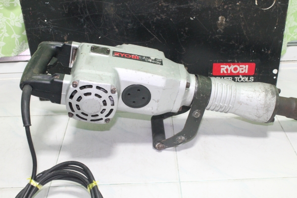 เครื่องสกัดคอนกรีตไฟฟ้าRYOBI รุ่นCH500 รุ่นใหญ่สภาพดีมากๆครับ เครื่องสกัดคอนกรีตไฟฟ้าRYOBI รุ่นCH500 รุ่นใหญ่สภาพดีมากๆครับ
