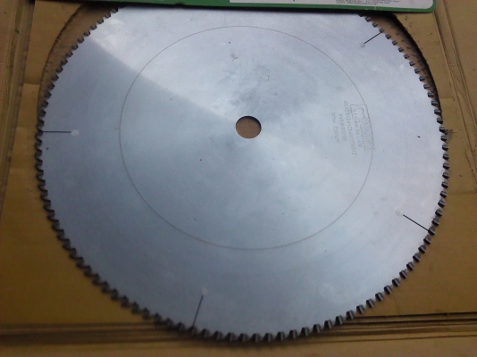 ลดราคา ใบเลื่อยวงเดือนใหม่ๆใบโค 40.3 ซม. ยี่ห้อ MASUDA โดยบริษัท SEIKI (มี 2 ใบ)
