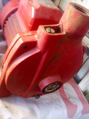 ปั๊มน้ำทนงานหนักขนาด 1 นิ้ว ใบพัดทองเหลืองใหญ่ ยี่ห้อYOSHIMA  ปั้มได้สูงและแรง( มี 2 เครื่อง)