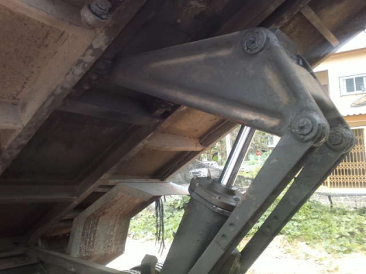 รถอีซูซุ 6 ล้อดั๊ม  KS - 21   145 แรงม้า    สนใจติดต่อ 081 - 6079515