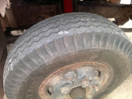 รถอีซูซุ 6 ล้อดั๊ม  KS - 21   145 แรงม้า    สนใจติดต่อ 081 - 6079515