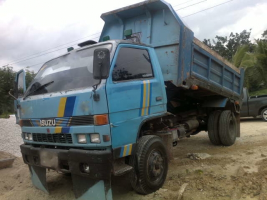 รถอีซูซุ 6 ล้อดั๊ม  KS - 21   145 แรงม้า    สนใจติดต่อ 081 - 6079515