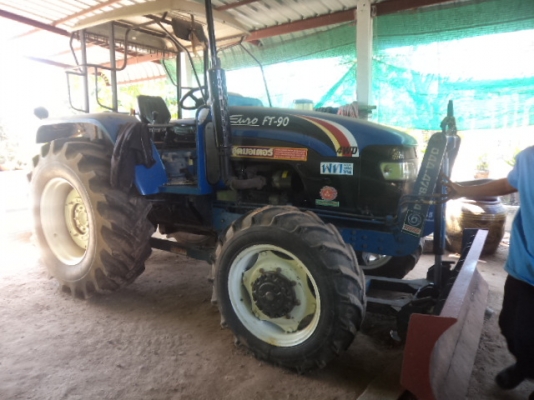 ขายรถไถฟอร์ดT90 สองเพลา มีดันน้าและผาน7 สภาพสวยพร้อมใช้งานคับ