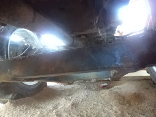 ขายรถไถฟอร์ดT90 สองเพลา มีดันน้าและผาน7 สภาพสวยพร้อมใช้งานคับ