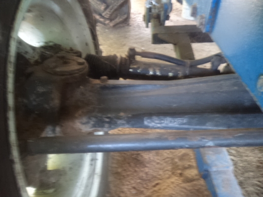 ขายรถไถฟอร์ดT90 สองเพลา มีดันน้าและผาน7 สภาพสวยพร้อมใช้งานคับ