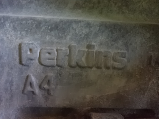 ขายรถไถฟอร์ดT90 สองเพลา มีดันน้าและผาน7 สภาพสวยพร้อมใช้งานคับ