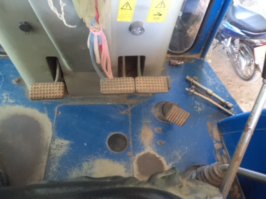 ขายรถไถฟอร์ดT90 สองเพลา มีดันน้าและผาน7 สภาพสวยพร้อมใช้งานคับ