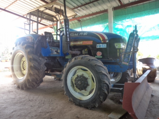 ขายรถไถฟอร์ดT90 สองเพลา มีดันน้าและผาน7 สภาพสวยพร้อมใช้งานคับ