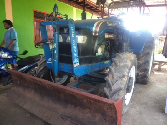 ขายรถไถฟอร์ดT90 สองเพลา มีดันน้าและผาน7 สภาพสวยพร้อมใช้งานคับ