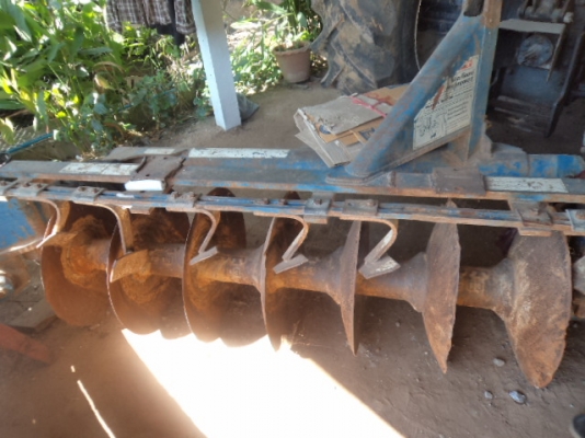 ขายรถไถฟอร์ดT90 สองเพลา มีดันน้าและผาน7 สภาพสวยพร้อมใช้งานคับ